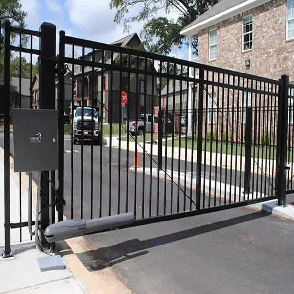 How to Choose a Fence Contractor in Bakersfield